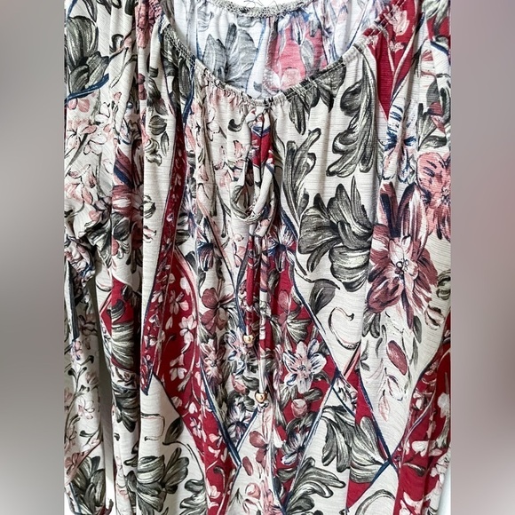 Women’s Green Tan & Maroon Flowy Blouse - Picture 2 of 3